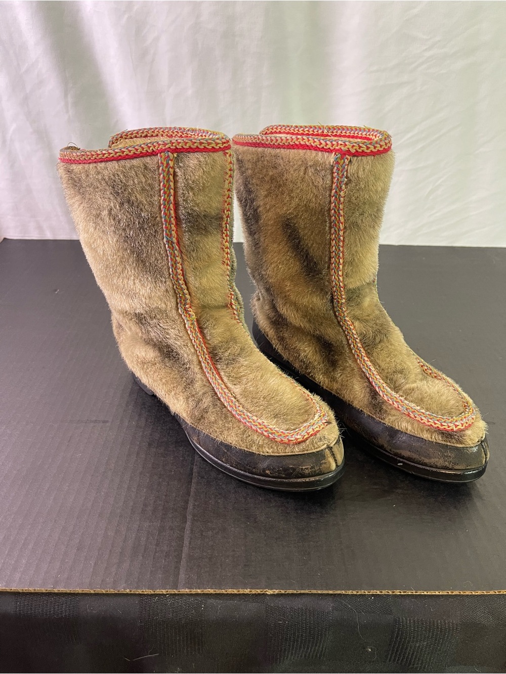 Vintage SNOWLAND Fur Trimmed Winter Boots with Red Braided Trim Size 7